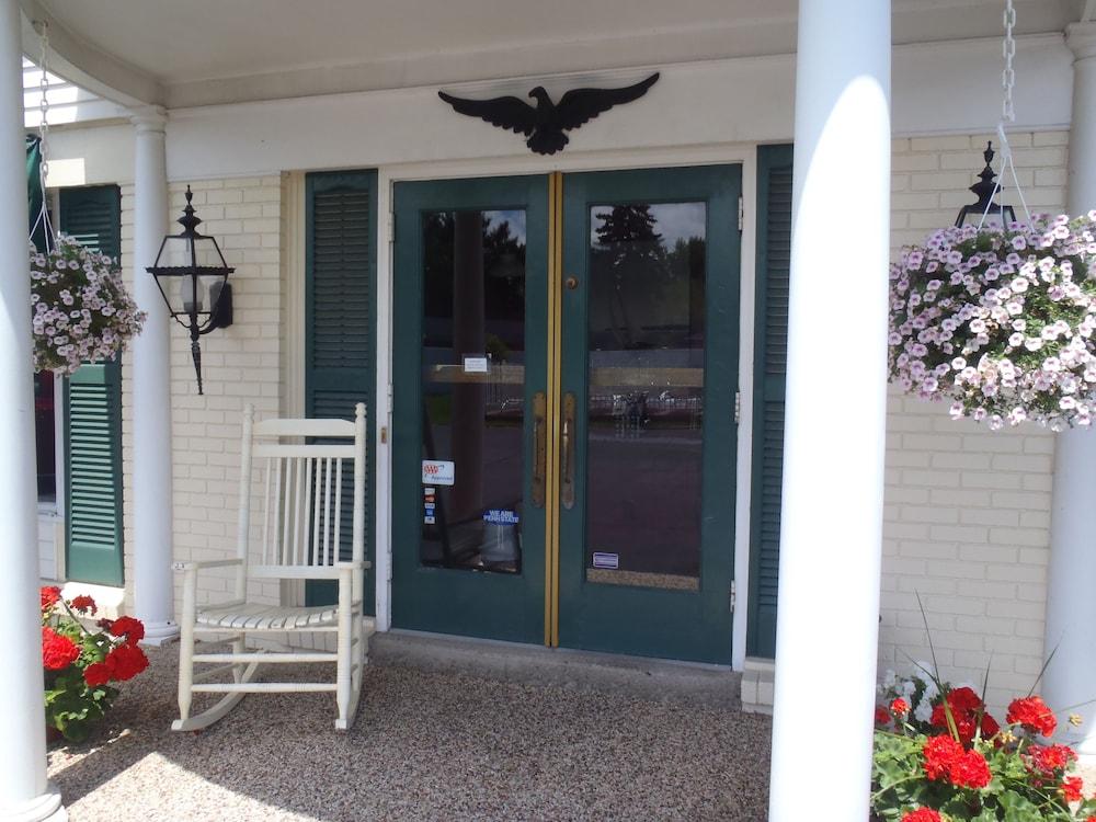 Glass House Inn Erie Near I-90 & I-79 Екстериор снимка