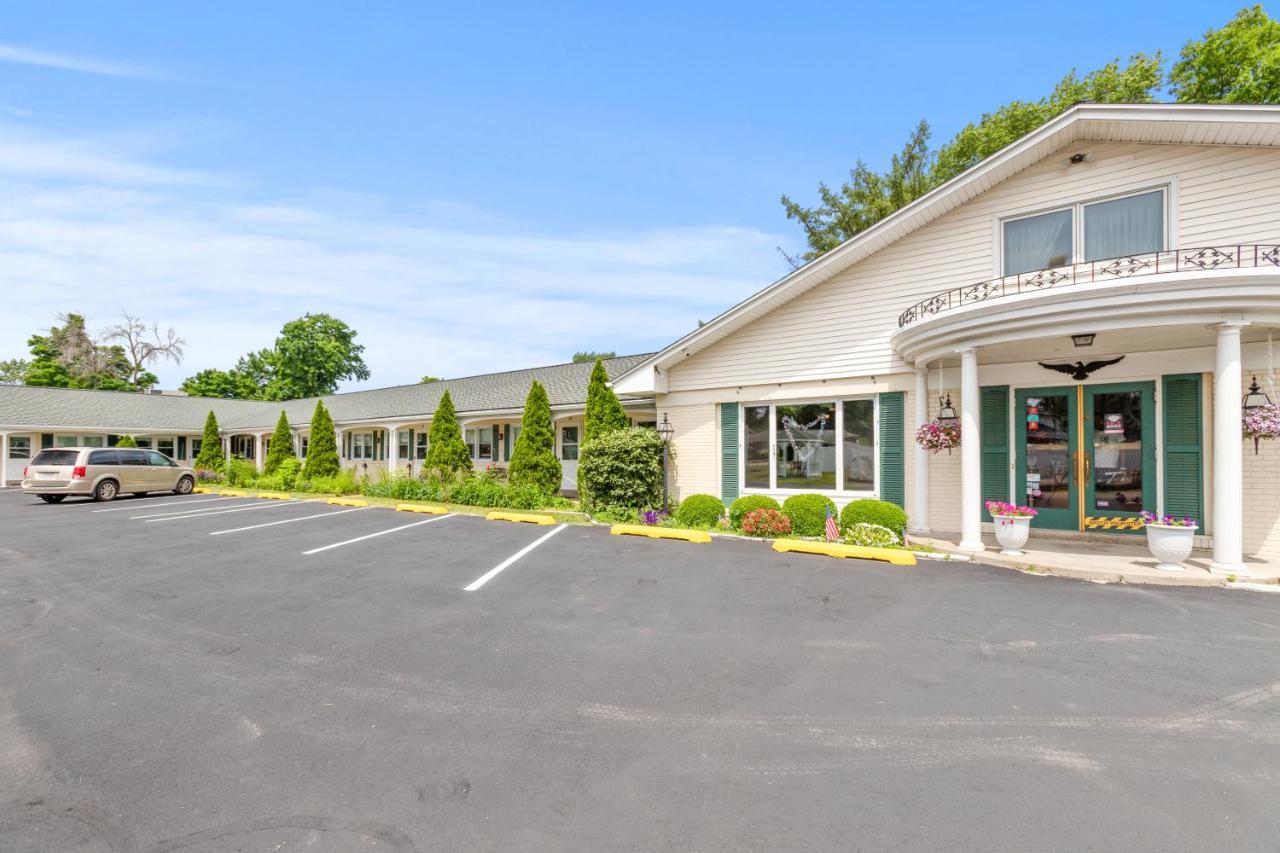 Glass House Inn Erie Near I-90 & I-79 Екстериор снимка