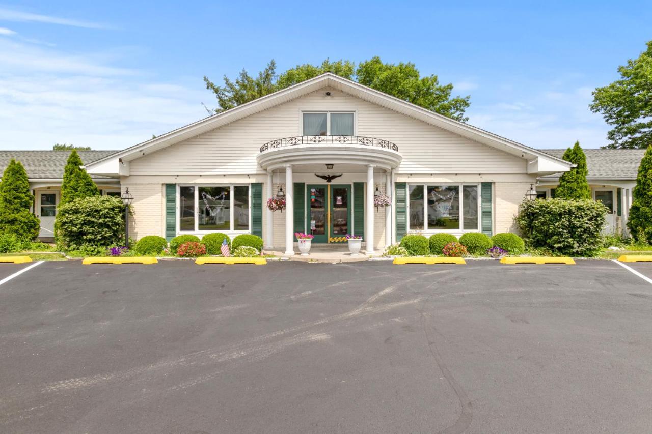 Glass House Inn Erie Near I-90 & I-79 Екстериор снимка