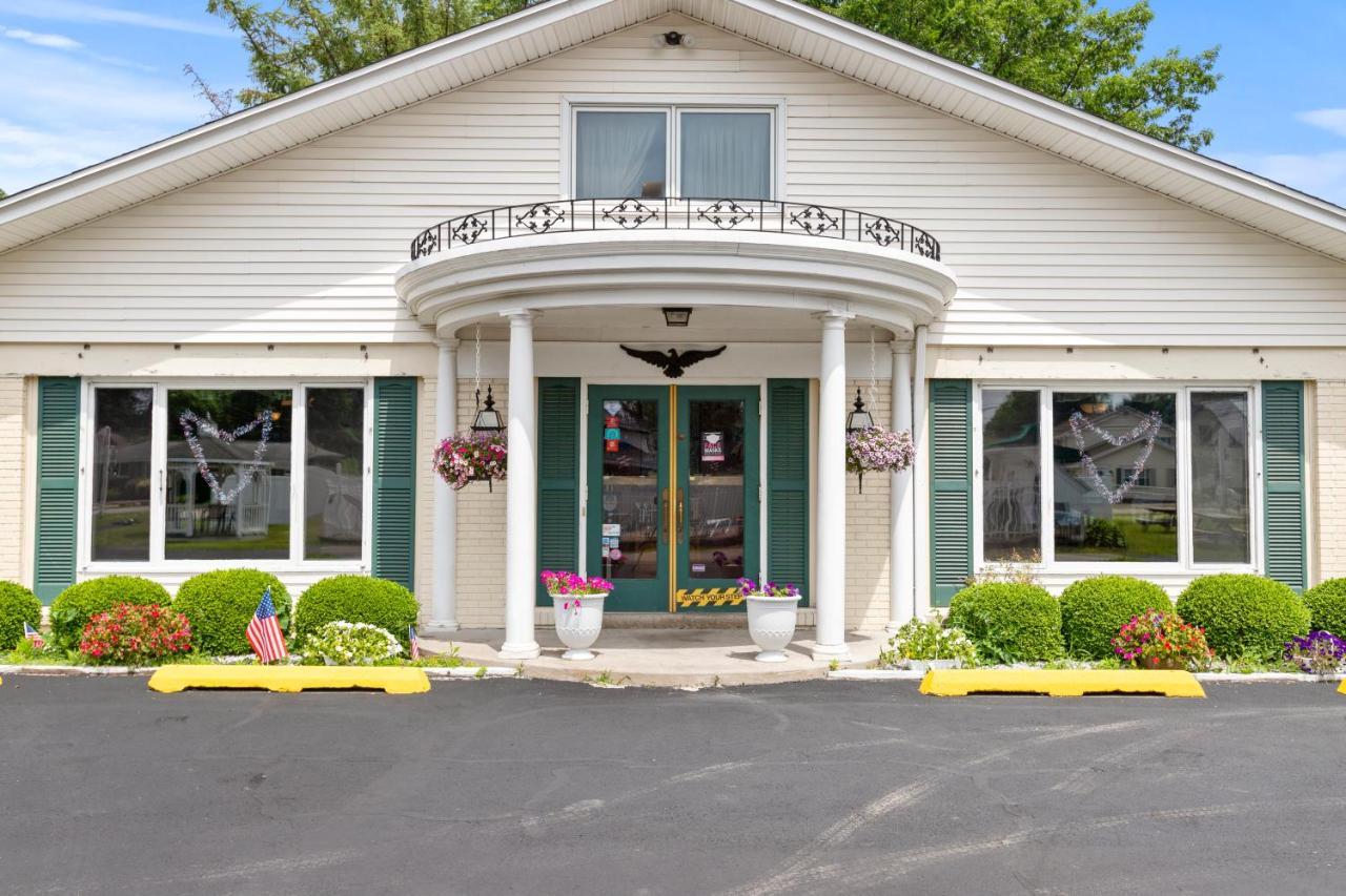 Glass House Inn Erie Near I-90 & I-79 Екстериор снимка