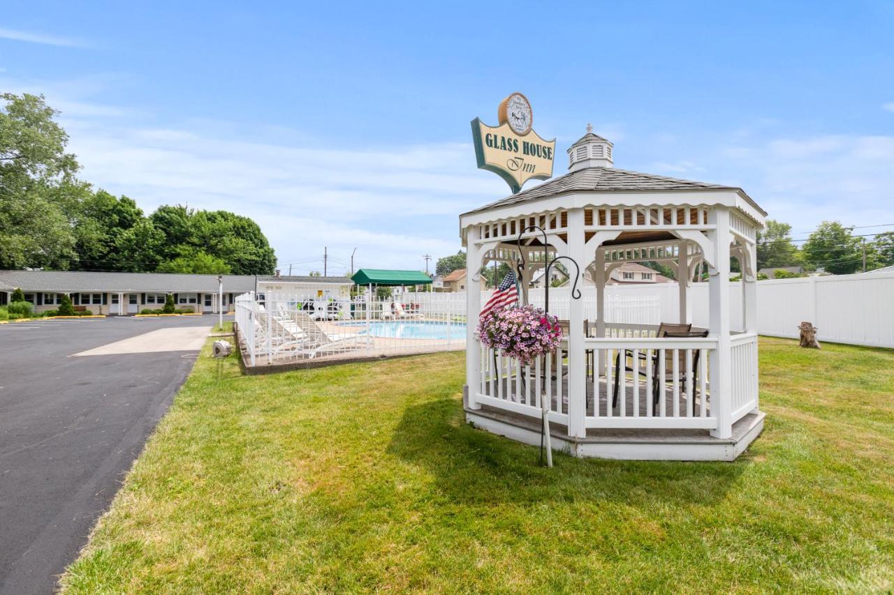 Glass House Inn Erie Near I-90 & I-79 Екстериор снимка