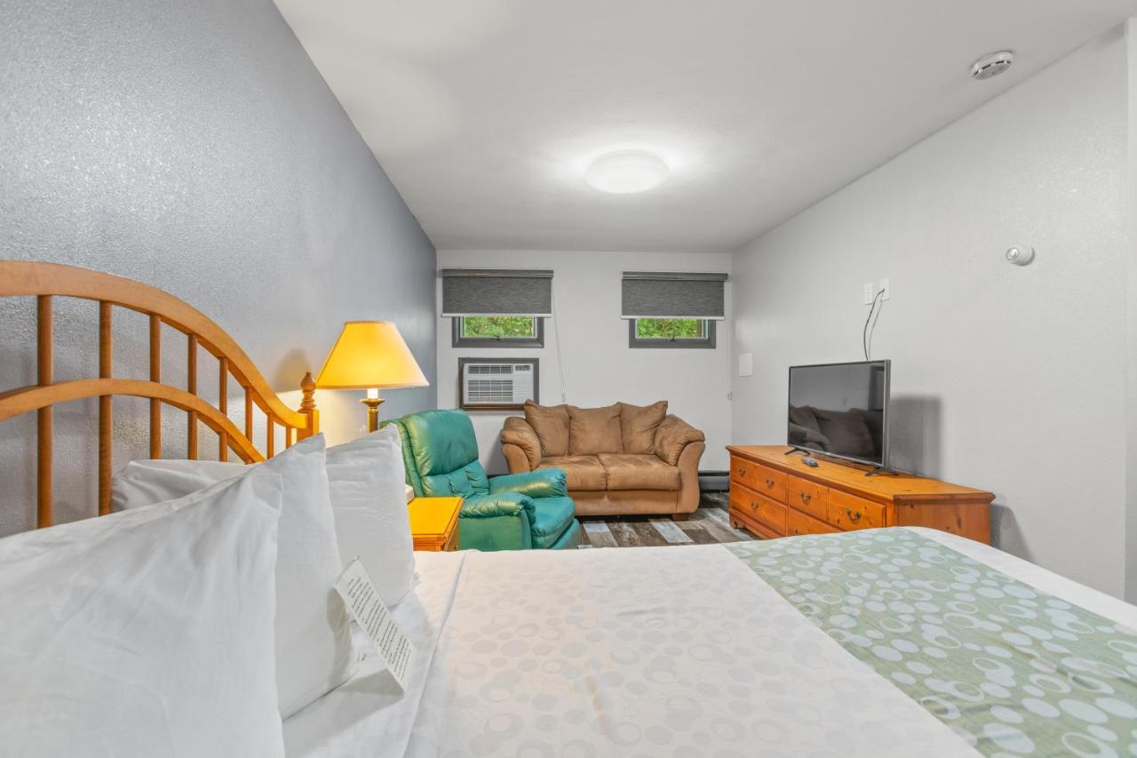 Glass House Inn Erie Near I-90 & I-79 Екстериор снимка