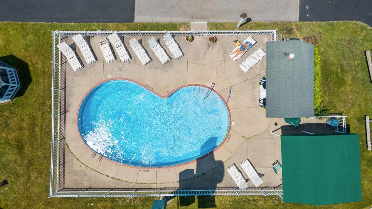 Glass House Inn Erie Near I-90 & I-79 Екстериор снимка