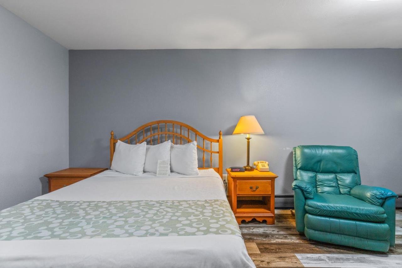 Glass House Inn Erie Near I-90 & I-79 Екстериор снимка