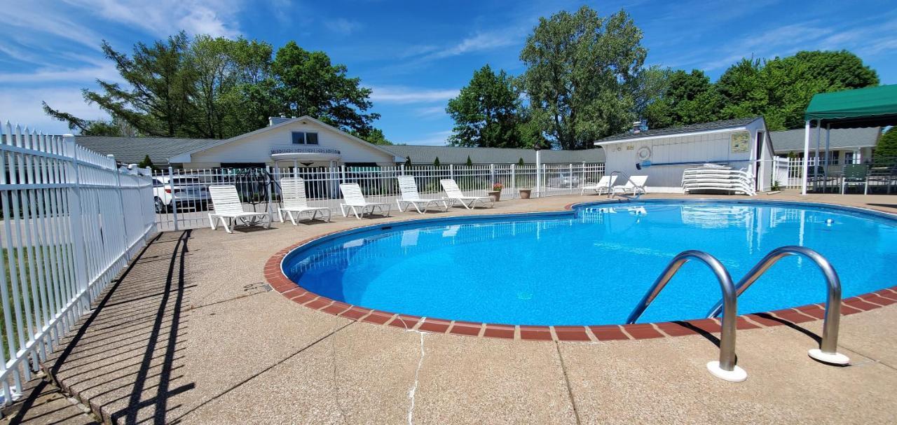 Glass House Inn Erie Near I-90 & I-79 Екстериор снимка